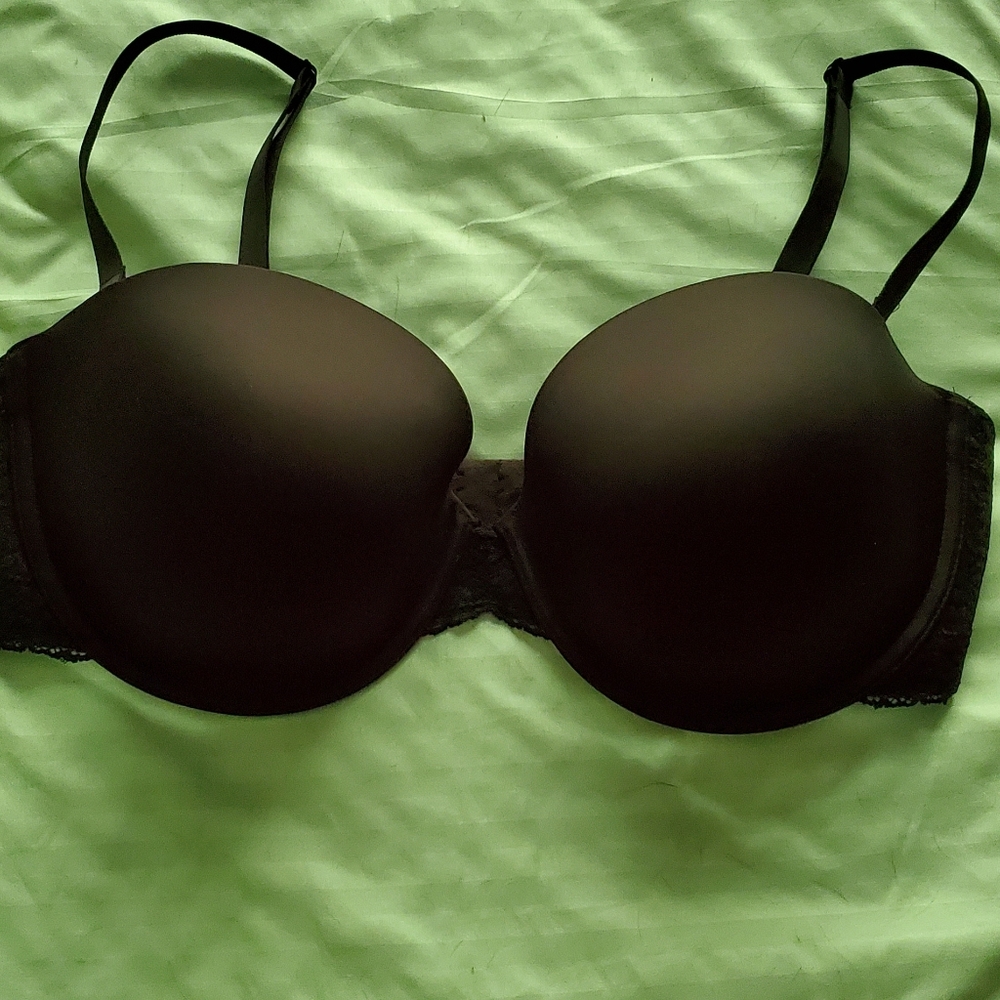 DKNY black convertible strapless bra